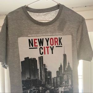 Men’s grey graphic T-shirt size medium